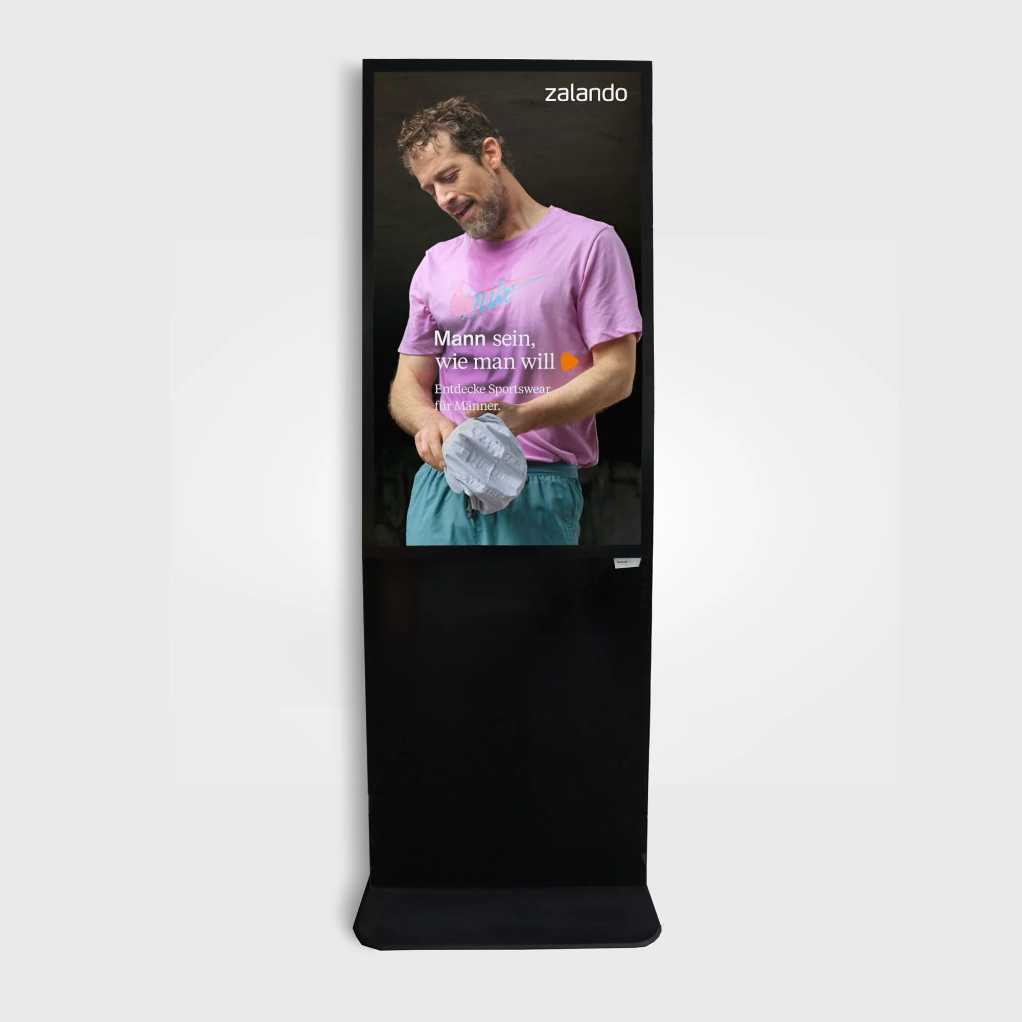 Zalando – Zalando zeigt seine Kampagne schweizweit auf den digitalen Werbedisplays im IMAGEMEDIA-Werbenetz.